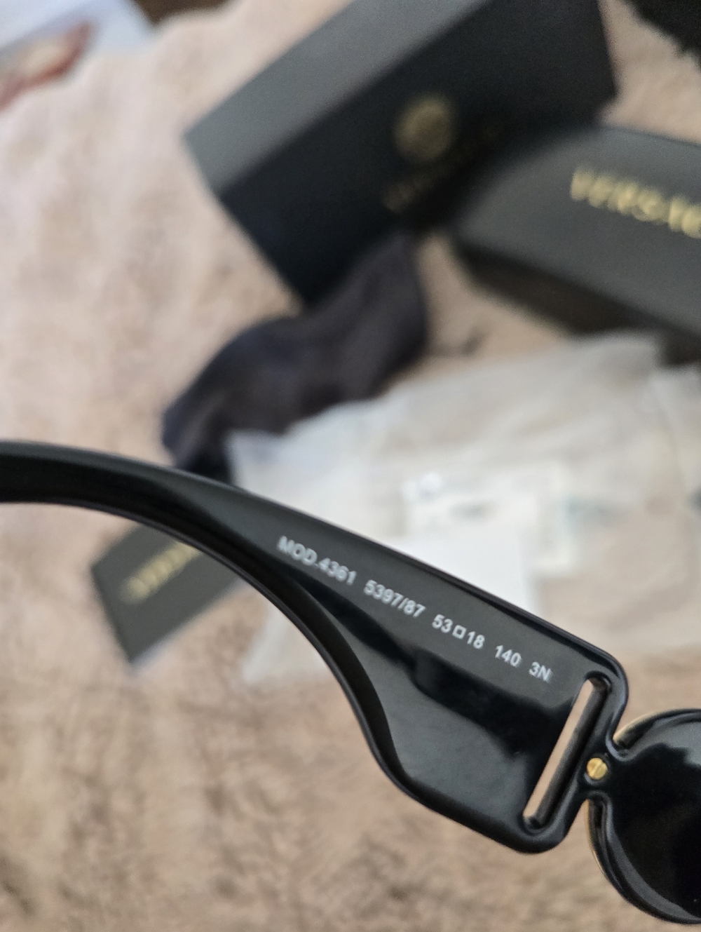 New Versace 0ve4361 Gold Studded Sunglasses Unisex - Picture 10 of 10